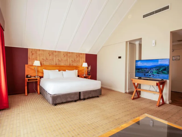 غرفة ديلوكس بسرير كينج بإطلالة على البحيرة، Fairmont Resort Blue Mountains MGallery by Sofitel 1/2