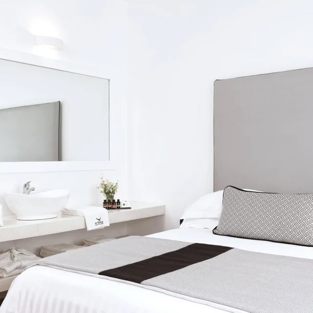 Room, Double Bed, Garden Floor، Aressana Spa Hotel and Suites 8/10