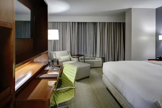 غرفة بسرير كينج بإطلالة على المدينة، Doubletree By Hilton Hotel Biloxi 2/5