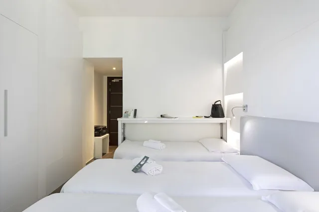 غرفة قياسية ثلاثية بسرير كوين وسرير فردي، B&B Hotel Savona 1/8