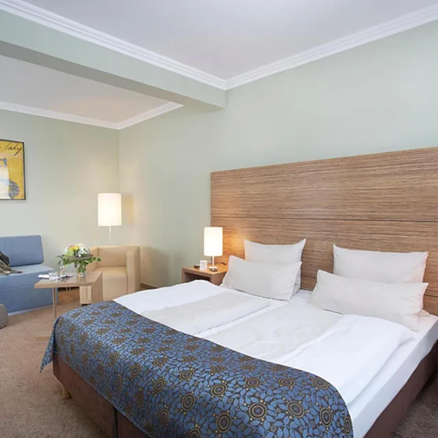 First Class, Twin Beds, Sofa، Hotel Central Regensburg Citycentre Shc By Best W 1/1