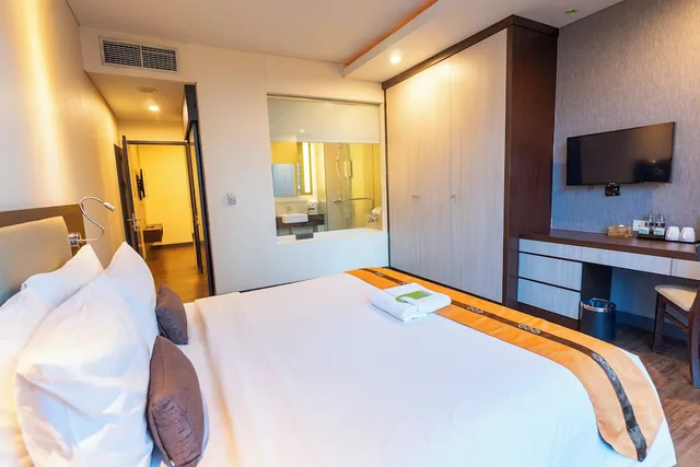 Oria, Suite, King Bed, Oria Hotel 2/9