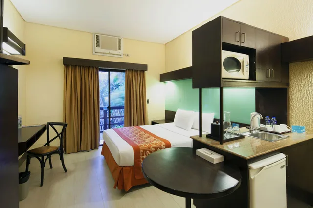 جناح بسرير كوين، Microtel by Wyndham Boracay 2/4