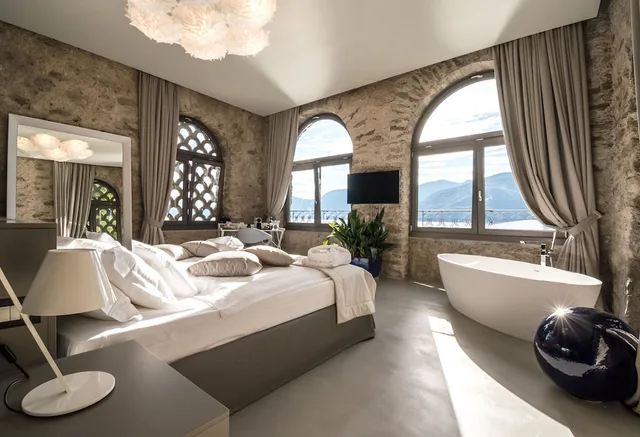 Prestige, Suite, King Bed, Lake View, Relais Villa Porta 2/7