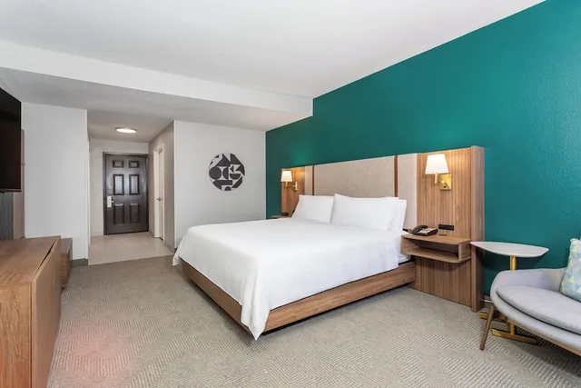 جناح بسرير كينج بغرفة نوم واحدة لذوي الإعاقة، Holiday Inn Hotel And Suites Daytona Beach On the Ocean 2/6