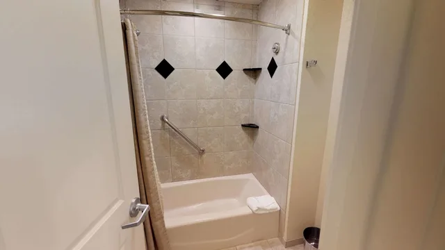 جناح بسرير كينج وسرير بطابقين، Eden Resort And Suites, BW Premier Collection 5/7