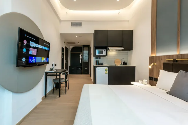 استوديو بشرفة، Owen House by Hmlet 4/6