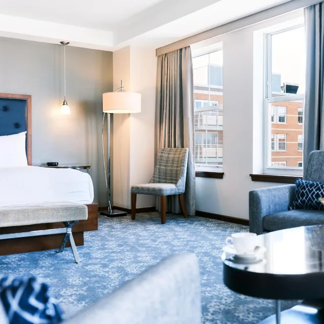 1 Bedroom, Executive, Suite, King Bed, Battery Wharf Hotel Boston Waterfront 2/3