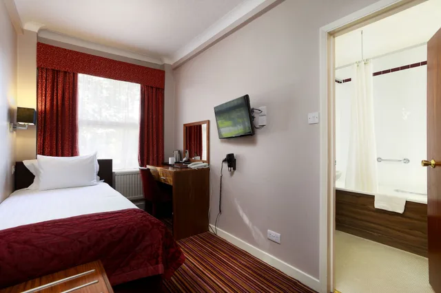 غرفة اقتصادية بسرير مزدوج، The Victoria Hotel 2/4