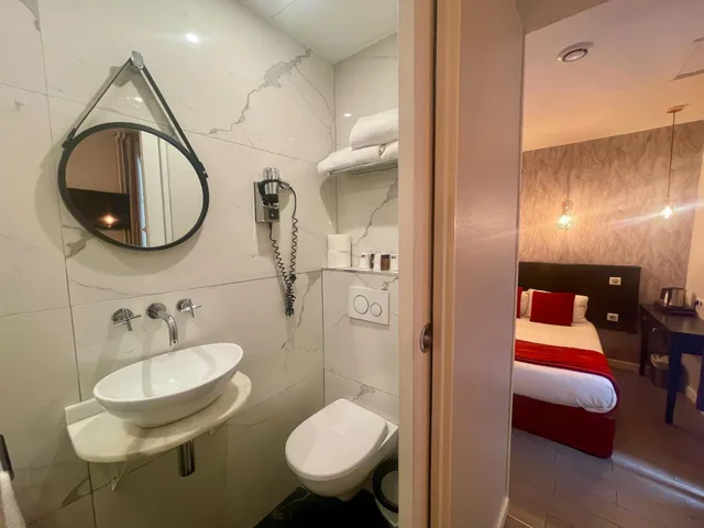 غرفة متصلة، EIFFEL RIVE GAUCHE 5/5