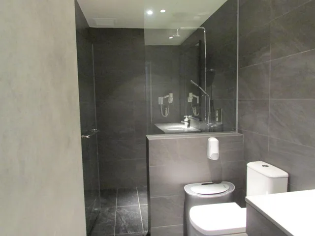 Room, Double Bed, Aerotel Singapore Transit Hotel Terminal 1 9/10