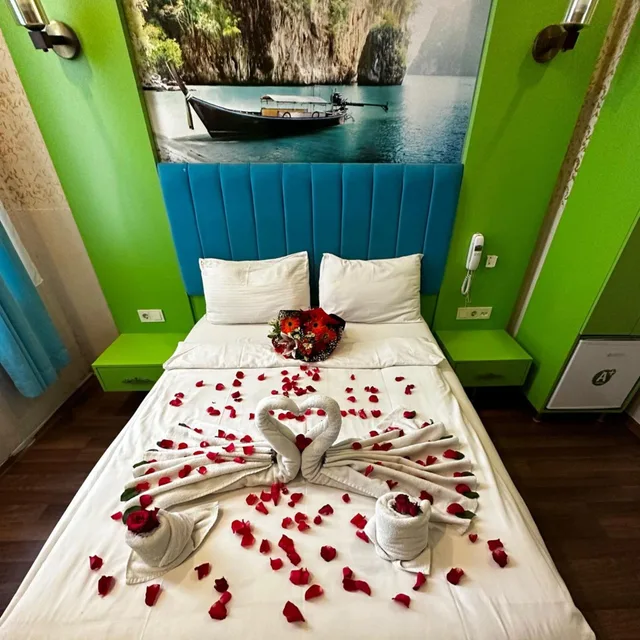 غرفة قياسية بسرير كينج، Megaron Hotel 6/10