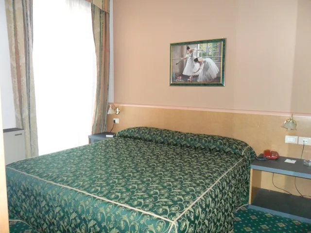 غرفة كلاسيكية ثلاثية بثلاثة أسرّة، Hotel Riviera 2/3