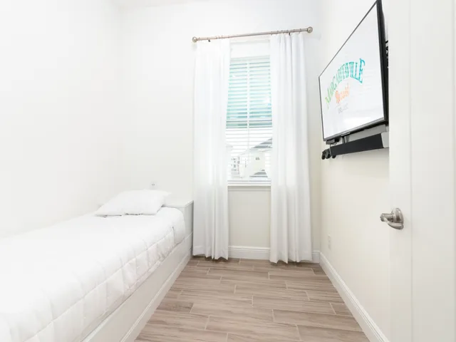 Family, Bungalow, House, 1 King and 2 Queen Beds, Park View، Margaritaville Cottages Orlando 3/10