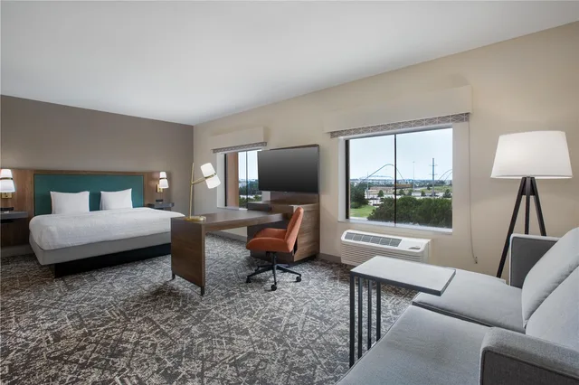 جناح استوديو بسرير كينج مع أريكة، Hampton Inn and Suites Dallas Arlington North Entertainment District 1/3