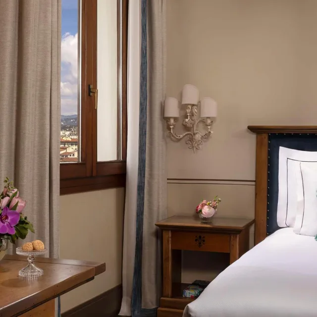 غرفة بريميوم بسرير مزدوج أو سريرين منفصلين بإطلالة، Tivoli Palazzo Gaddi Firenze Hotel 3/5