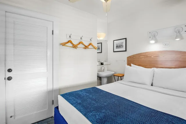 Island, Queen Bed، Eden House 3/10