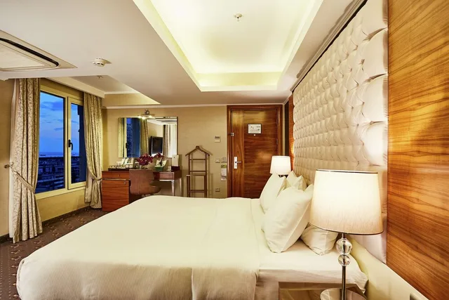 جناح جونيور بسرير كينج، Doubletree By Hilton Hotel Izmir Alsancak 1/5
