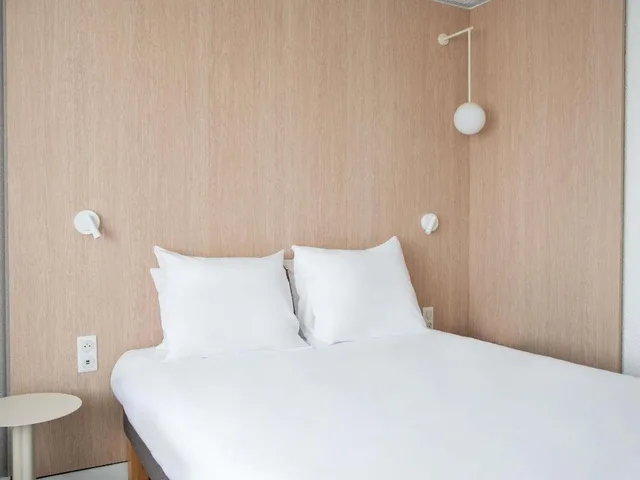 غرفة سوبيريور مفردة بسرير كوين مع أريكة، Novotel Macon Nord 8/17