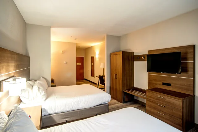 غرفة بسريرين كوين، Holiday Inn Express La Plata 1/2