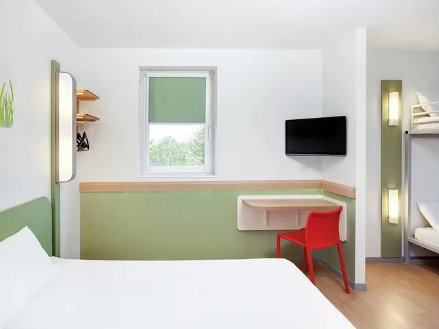 غرفة عائلية بسريرين مزدوجين، ibis Budget Clermont Ferrand Centre Montferrand 2/3