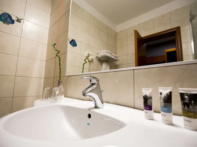 غرفة قياسية بثلاثة أسرّة، Mercure Sibiu Airport 9/10