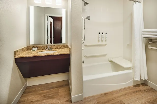 استوديو بسريرين كوين، Towneplace Suites Garden City 3/3