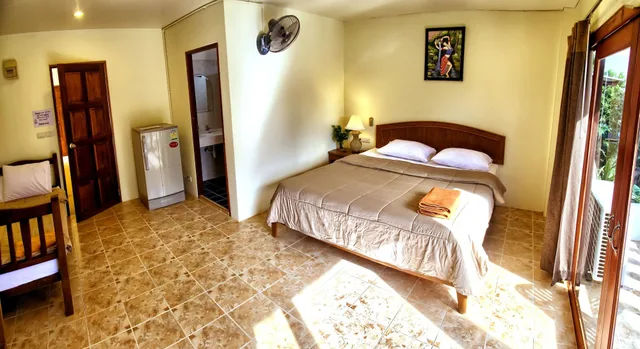 غرفة ديلوكس ثلاثية، Hugs Guesthouse And Hostel 1/3