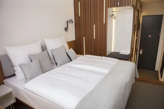 Room, Double Bed, H24 Hotel Berlin Lichtenberg 5/10