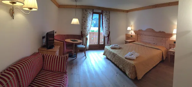 Superior, Double Bed, Campiglio Bellavista 1/8
