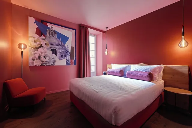 غرفة ديلوكس بسرير مزدوج أو سريرين منفصلين بإطلالة على المدينة، 73 Boutique Hotel 2/3