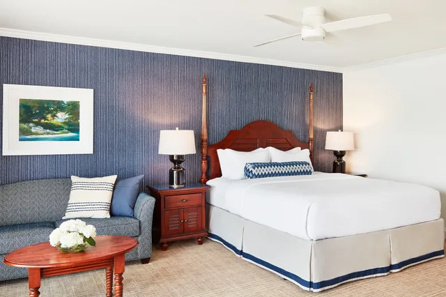 Suite, King Bed, with View, Sofa, Balcony, Tides Inn 1/4