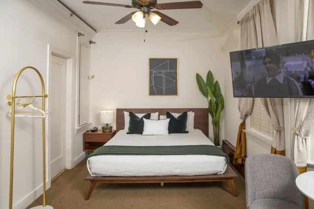 غرفة سوبيريور بسرير كينج، The Washington Square Inn 2/5
