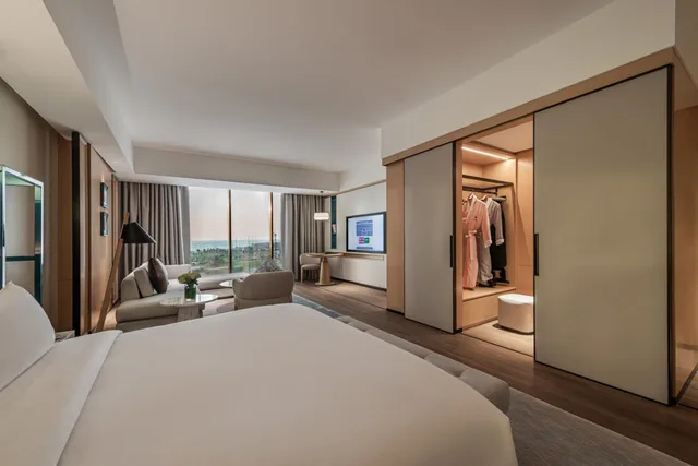 غرفة بريميير بسرير كينج بإطلالة على البحر، Braira Jazan Hotel 2/6