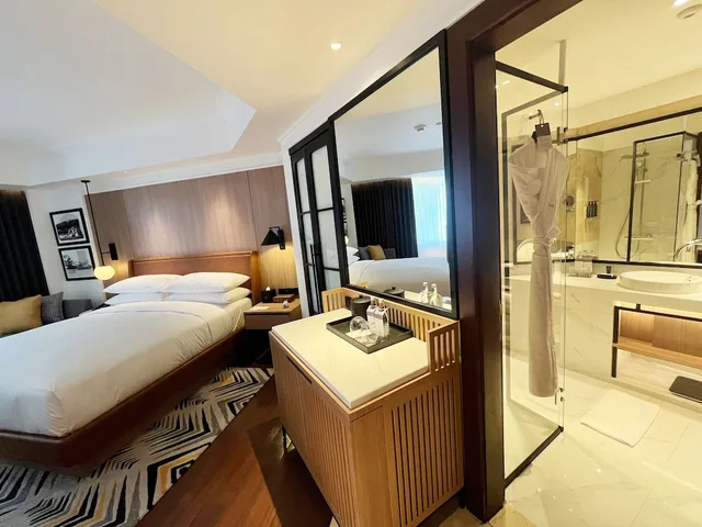 غرفة ديلوكس بسرير كينج بشرفة، Sheraton Jakarta Soekarno Hatta Airport 9/10