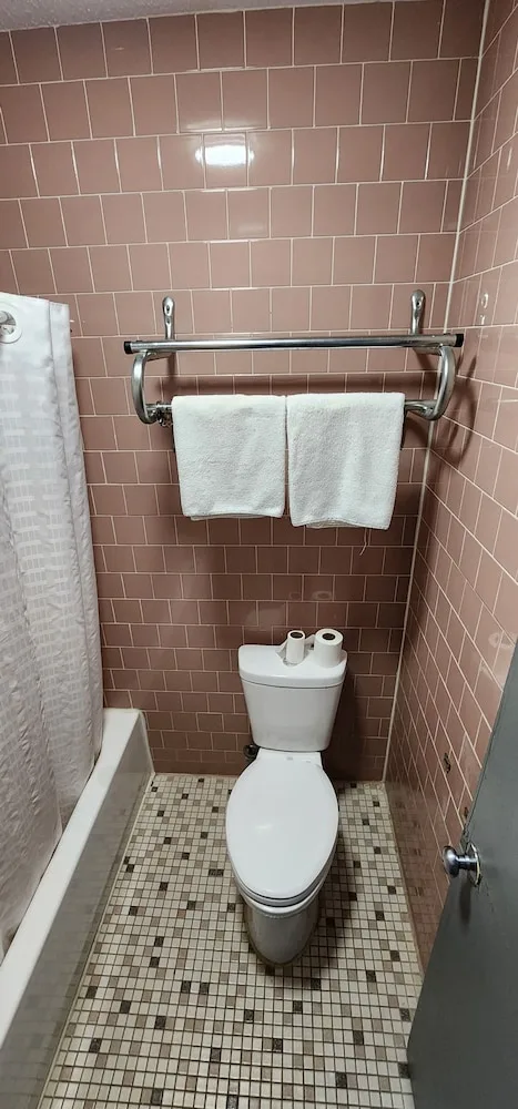 غرفة بسرير كينج للمدخنين، Eagle Inn by Hotel O Richmond Midlothian Turnpike 5/5