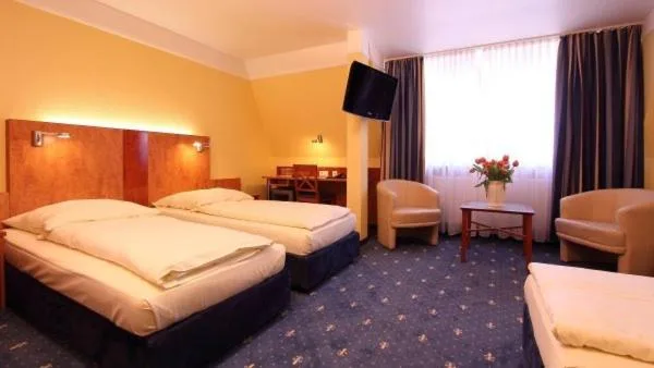 غرفة رباعية بسرير فردي، Hotel Astro 1/6