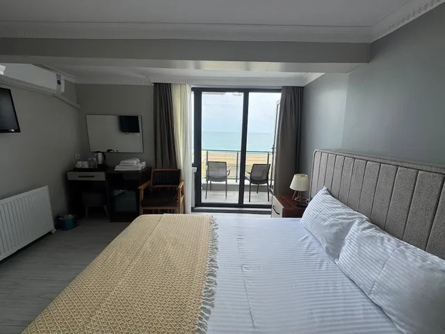 غرفة قياسية بسرير مزدوج بإطلالة على البحر، Airport Kumsal Otel 4/10