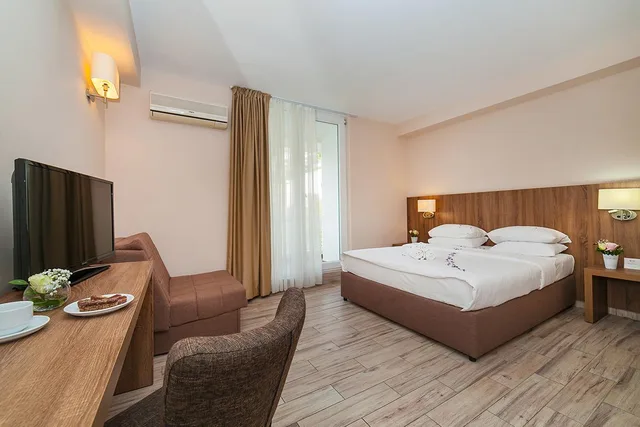 غرفة سوبيريور بشرفة، Sato Conference and Spa Hotel 1/2