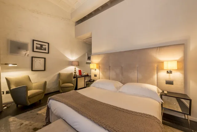 Junior Suite, King Bed, Sofa, DOM Hotel Roma 1/5