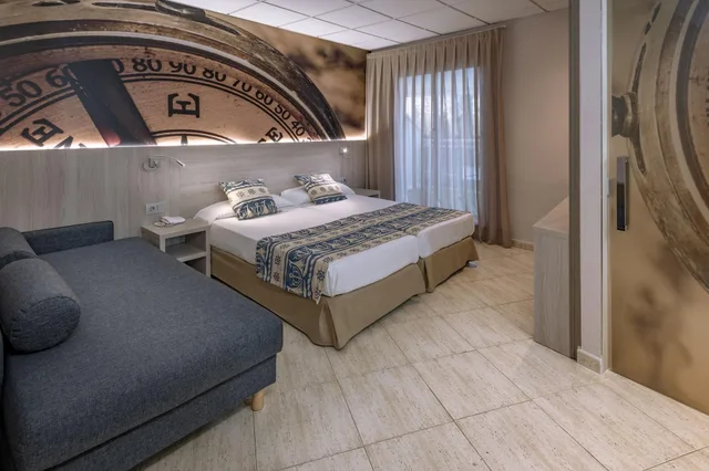 غرفة ثلاثية بشرفة، GHT Maritim 2/6