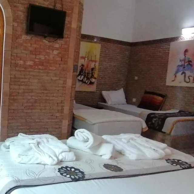 غرفة ثلاثية، Pasta Plaza Hotel 3/10