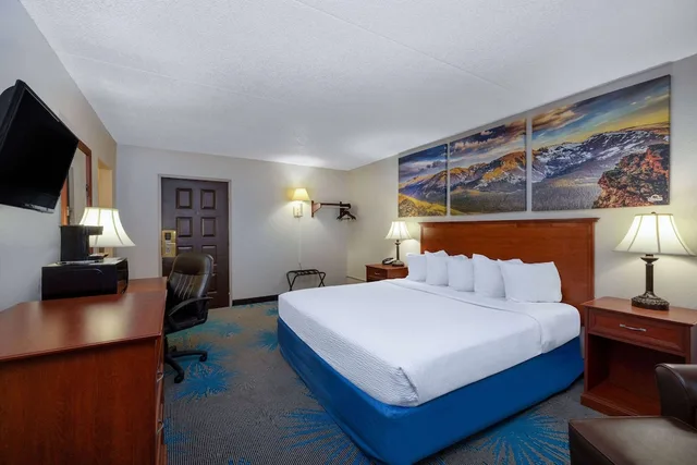 غرفة بسرير كوين، Days Inn By Wyndham Casper 1/4