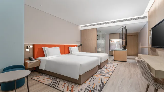 غرفة قياسية بسريرين مزدوجين في طابق مرتفع، EVEN Hotel Yinchuan Yuehai by IHG 2/5