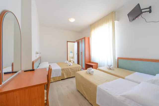 غرفة رباعية، Hotel Sirena 3/9
