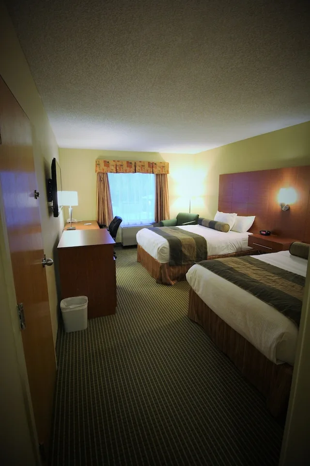 Standard, 2 Double Beds, Quality Inn & Suites Hawkesbury 5/8