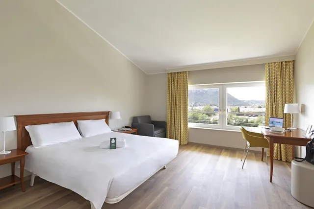 غرفة قياسية ثلاثية بسرير كوين وسرير فردي، B&B HOTEL Affi Lago di Garda 3/10