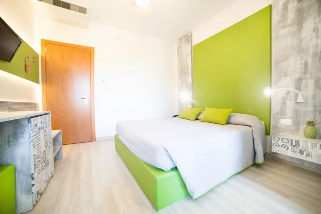 1 Bedroom, Design, Queen Bed, Courtyard View، Allorologio Hotel 3/4