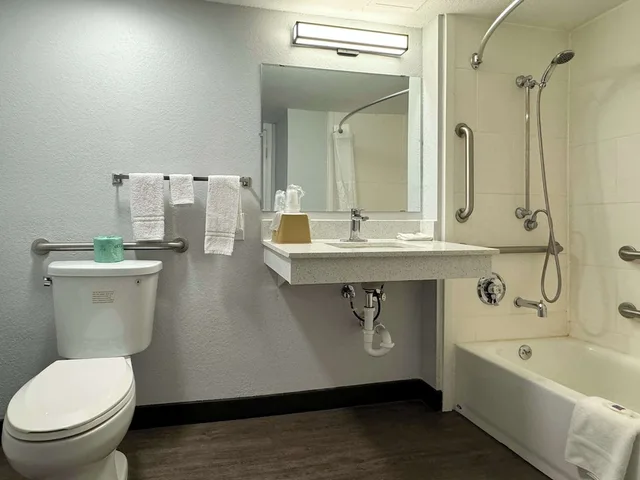 جناح بسريرين مزدوجين، Motel6 Huntsville, AL - University Dr 4/7