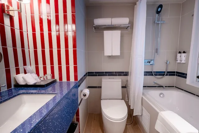Cruise, Cabin, Twin Beds, Partial Sea View، The Cruise Hotel 7/7